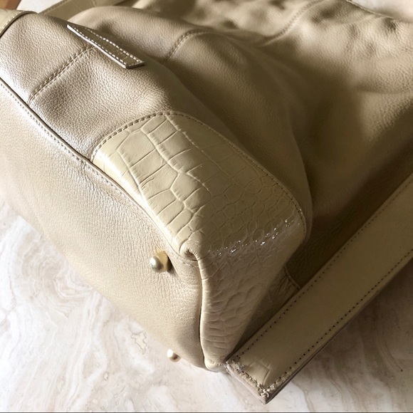 BCBG Maxazria Tote Bag - Cream Leather - Picture 5 of 12